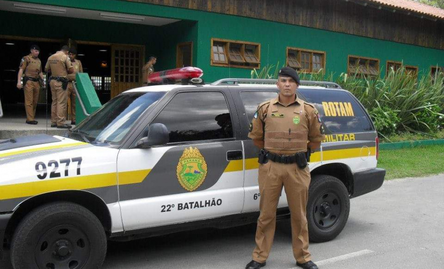 Após policiais salvarem a vida de um bebê, PM orienta sobre casos de engasgamento