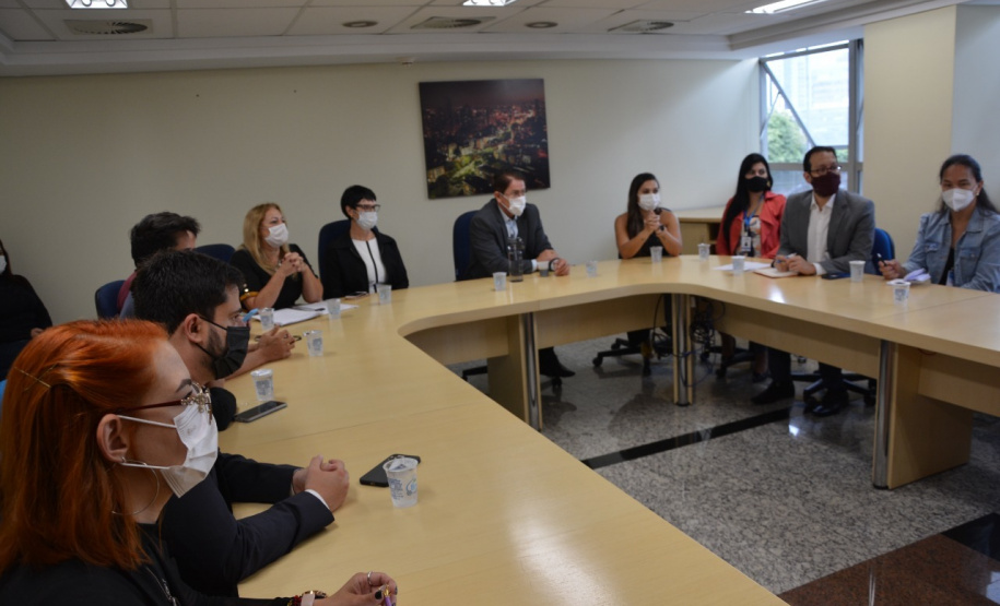 Reunião discute atendimento de mulheres trans no sistema prisional