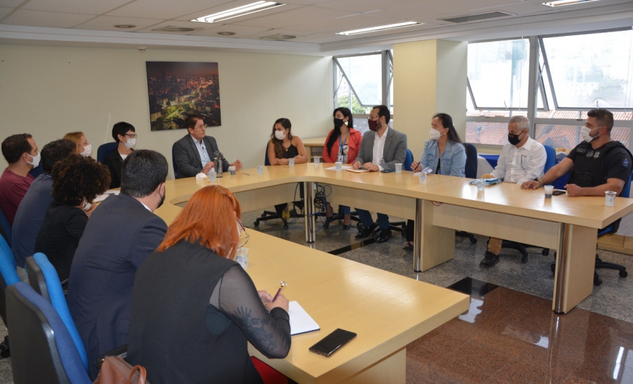 Reunião discute atendimento de mulheres trans no sistema prisional