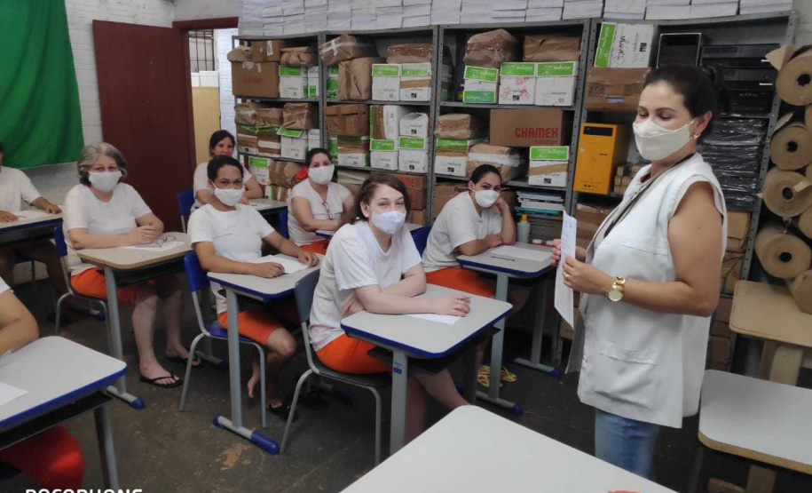 Penitenciária Feminina de Foz do Iguaçu viabiliza projetos para cursos de graduação e trabalho às presas da unidade
