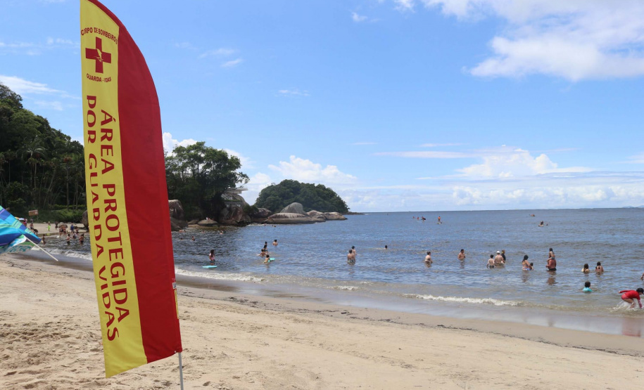 Bombeiros reforçam ações de prevenção e atendimento no Litoral durante o Carnaval