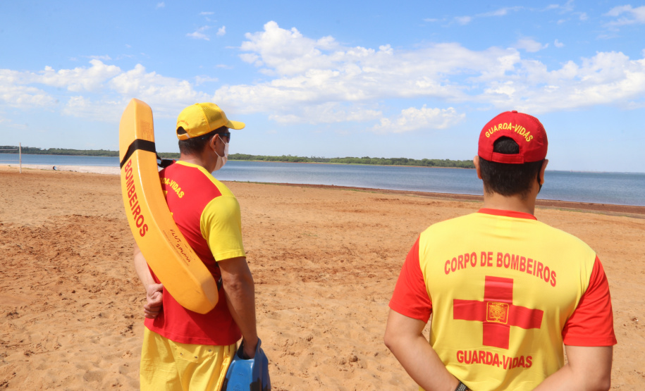 Atuação de bombeiros intensifica prevenção e diminui afogamentos na Costa Oeste