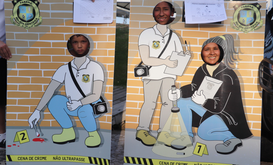 Na praia, atividades para crianças mostram a importância da ciência na solução de crimes