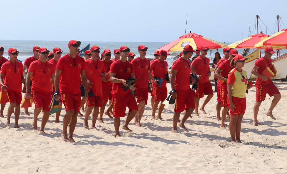Mais 30 bombeiros se especializam em Curso de Guarda-Vidas
