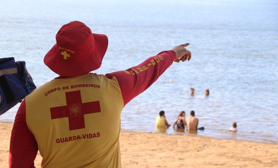 Atuação de bombeiros intensifica prevenção e diminui afogamentos na Costa Oeste