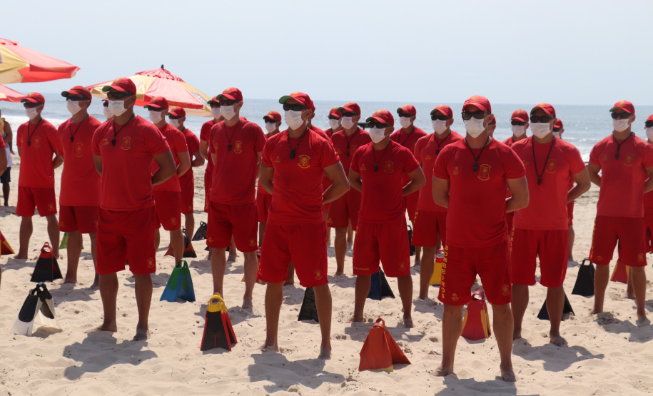 Mais 30 bombeiros se especializam em Curso de Guarda-Vidas