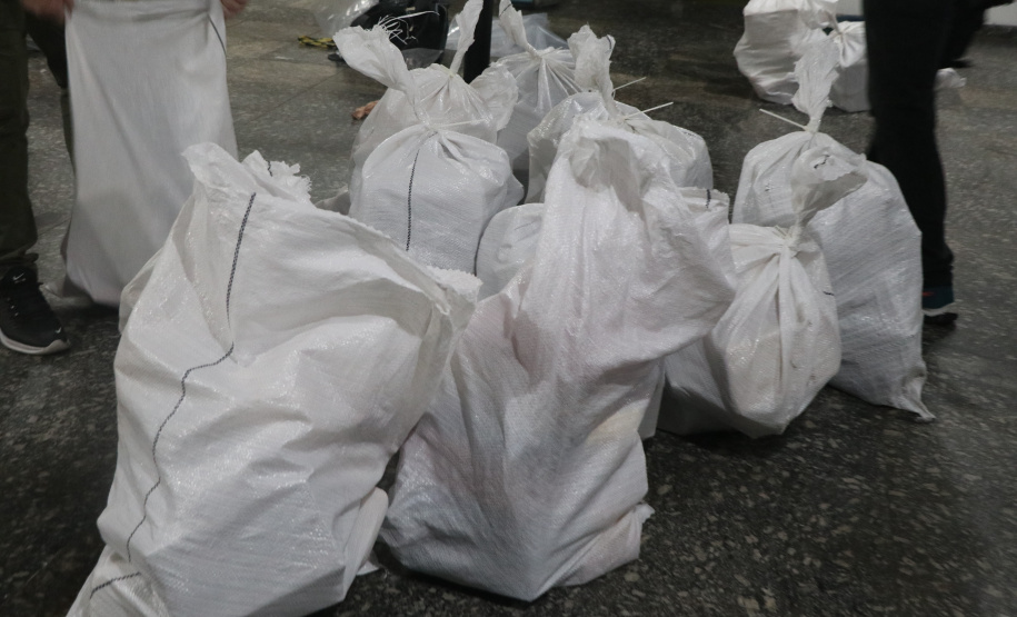 Policiais militares da ROTAM de Paranaguá localizam depósito com pasta base de cocaína estimada em R$ 150 milhões