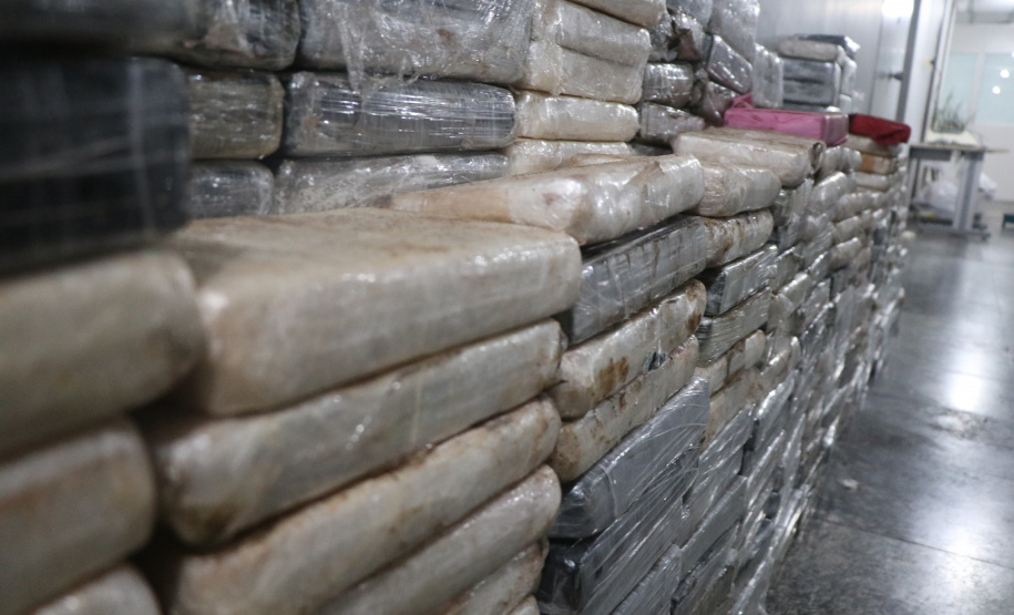 Policiais militares da ROTAM de Paranaguá localizam depósito com pasta base de cocaína estimada em R$ 150 milhões