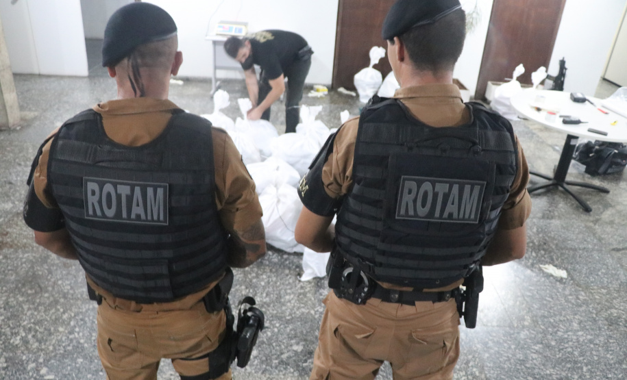 Policiais militares da ROTAM de Paranaguá localizam depósito com pasta base de cocaína estimada em R$ 150 milhões