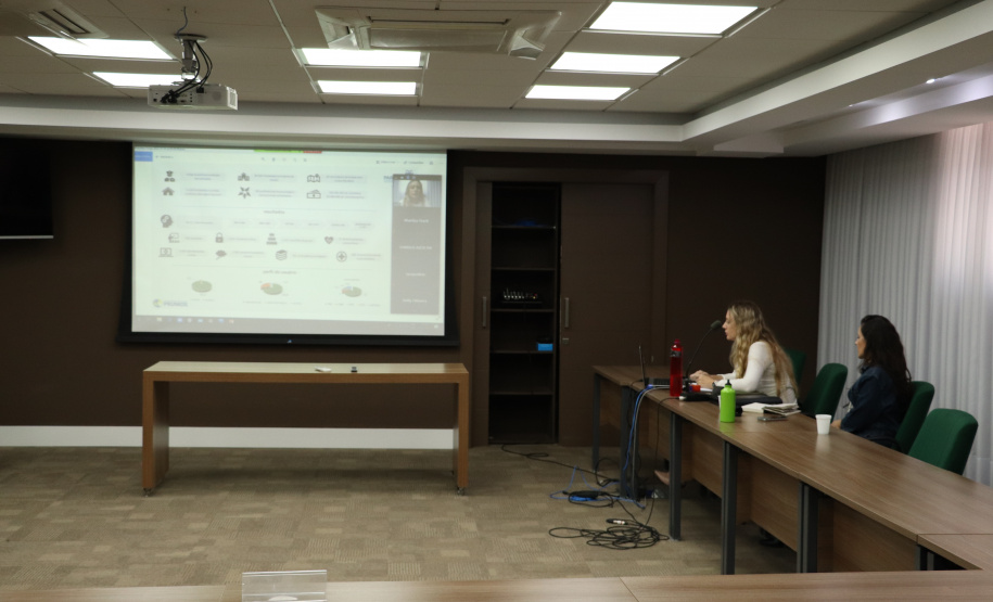 Reunião do Programa Prumos apresenta novo formulário para preenchimento de atendimentos de usuários.