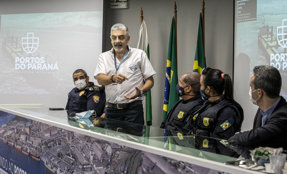 Trabalho de segurança do Porto de Paranaguá pauta aula prática do Curso Superior da PMPR