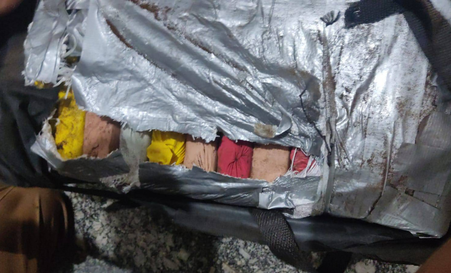 Policiais militares da ROTAM de Paranaguá localizam depósito com pasta base de cocaína estimada em R$ 150 milhões