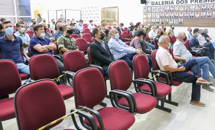 reunião na Câmara Municipal de Guaíra