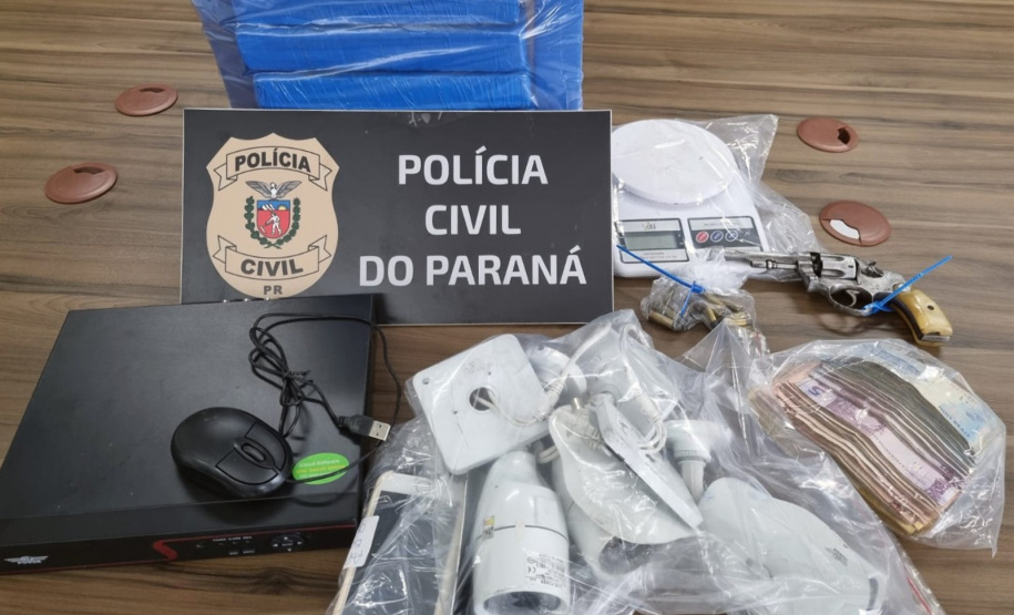 Operação das polícias Militar e Civil apreende drogas e encaminha nove pessoas no Litoral