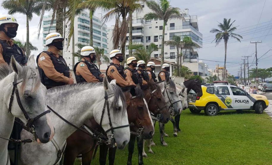 PM reforça policiamento do Litoral com unidades especializadas e rondas ostensivas