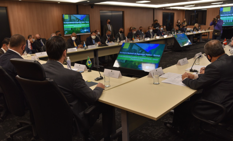 Secretário Marinho participa de reunião com Secretário Nacional de Segurança Pública e CONSESP