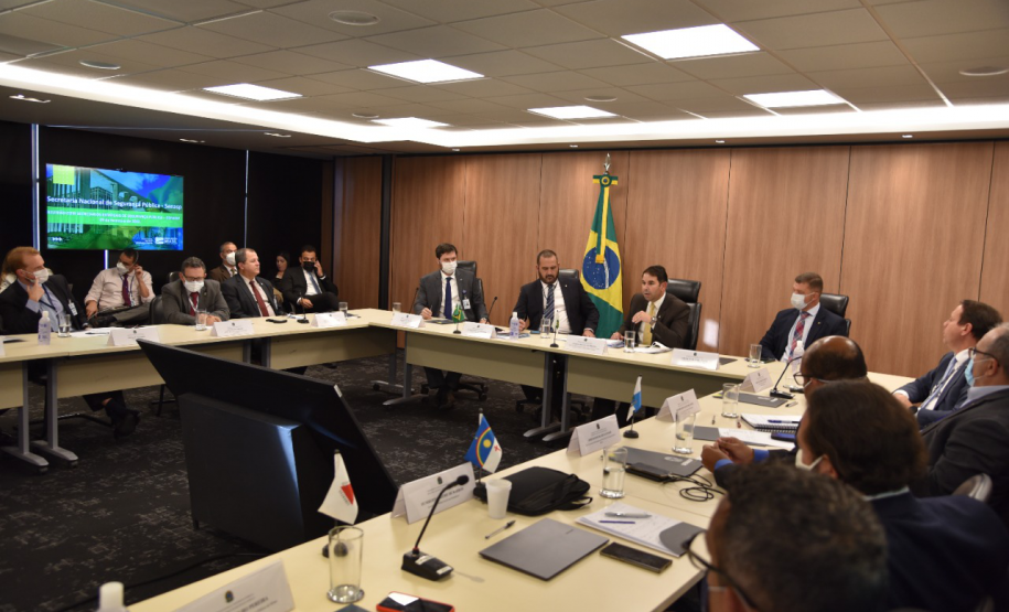 Secretário Marinho participa de reunião com Secretário Nacional de Segurança Pública e CONSESP