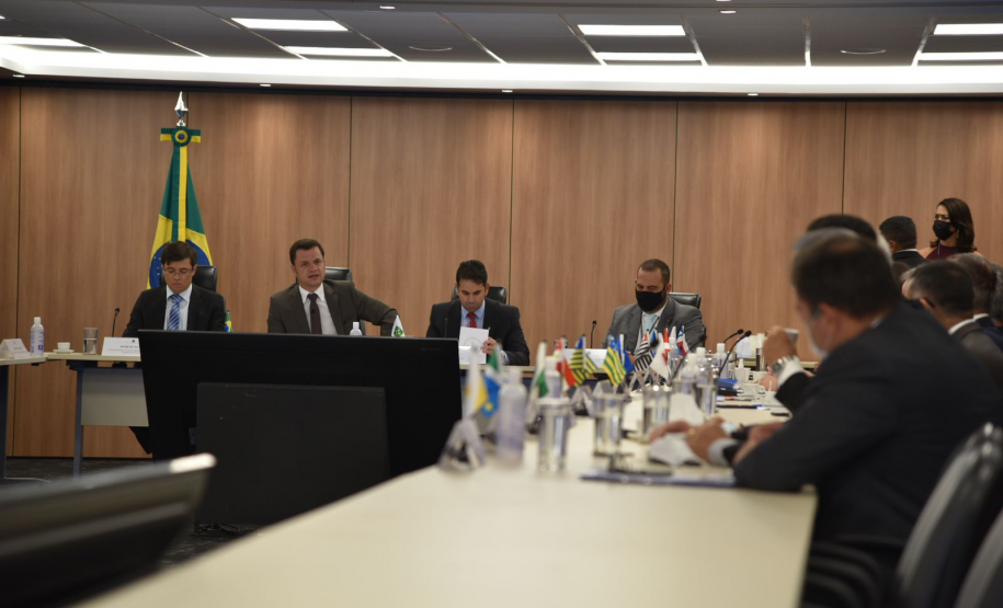 Secretário Marinho participa de reunião com Secretário Nacional de Segurança Pública e CONSESP