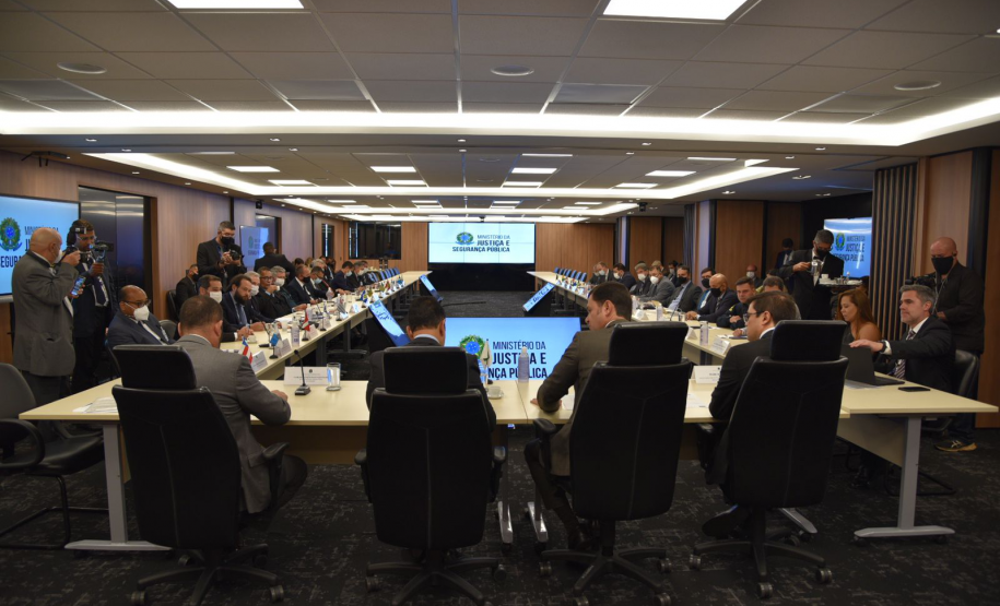 Secretário Marinho participa de reunião com Secretário Nacional de Segurança Pública e CONSESP