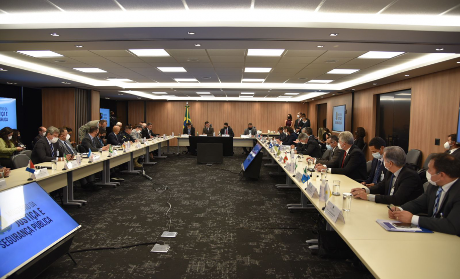 Secretário Marinho participa de reunião com Secretário Nacional de Segurança Pública e CONSESP