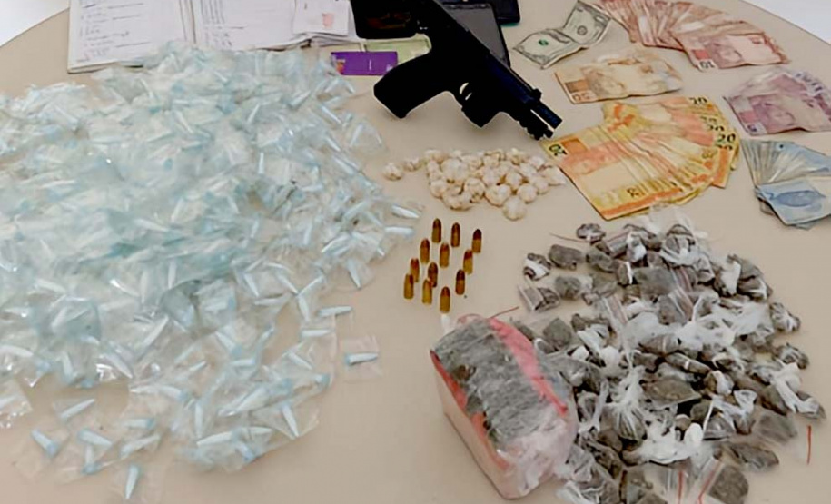 PM apreende arma, drogas e munições em Pontal do Paraná