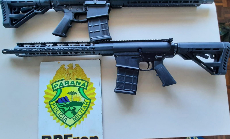 BPFron apreende dois fuzis durante abordagem a ônibus em Medianeira, no Oeste