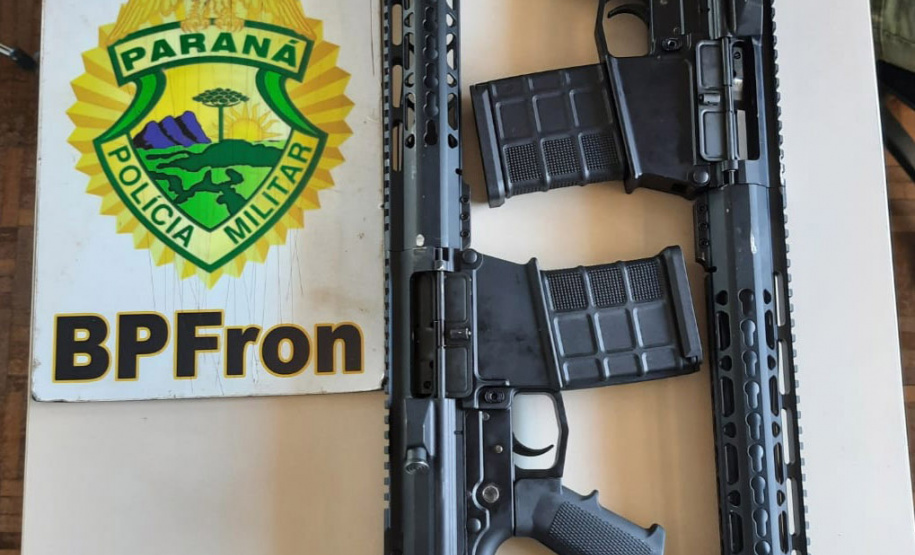 BPFron apreende dois fuzis durante abordagem a ônibus em Medianeira, no Oeste
