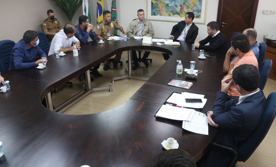 Prefeitos do Extremo Noroeste do estado vêm à Curitiba e visitam Secretaria da Segurança Pública