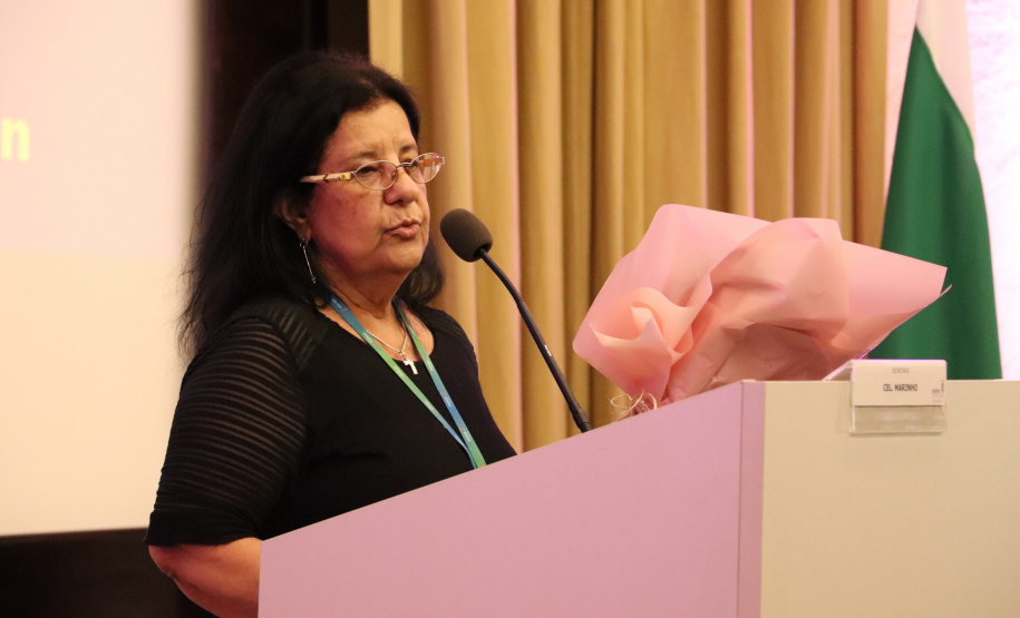 SESP homenageia servidoras no Dia Internacional da Mulher com flores e palestra