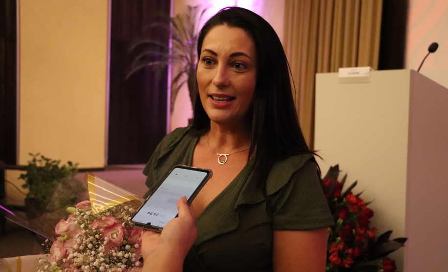 SESP homenageia servidoras no Dia Internacional da Mulher com flores e palestra