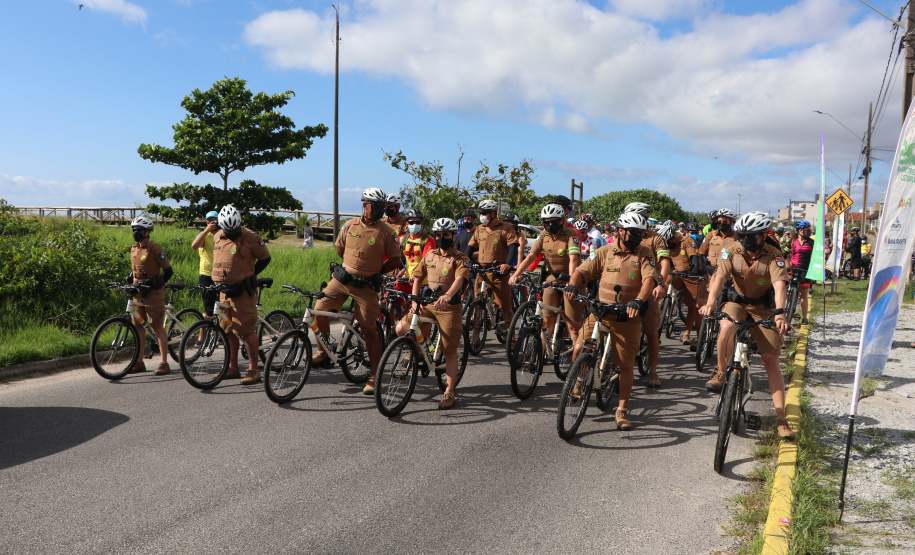 Policiamento da PM com bicicletas aumenta mobilidade no Litoral e proximidade com a população