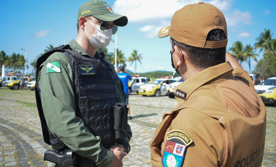 Com apoio de helicóptero e 50 viaturas, PM desencadeia megaoperação no Litoral