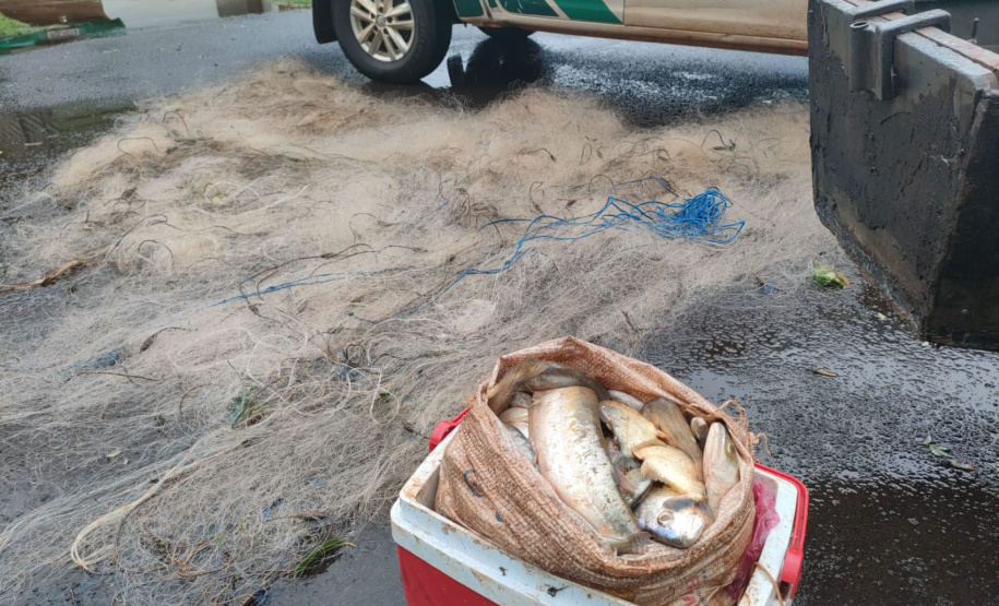 Polícia Ambiental prende seis ao constatar pesca ilegal no Lago Itaipu, no Oeste
