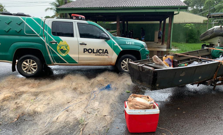 Polícia Ambiental prende seis ao constatar pesca ilegal no Lago Itaipu, no Oeste