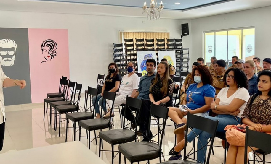 Batalhão da PM abre espaço para a Semana Mundial de Conscientização ao Autismo em estande na ExpoLondrina