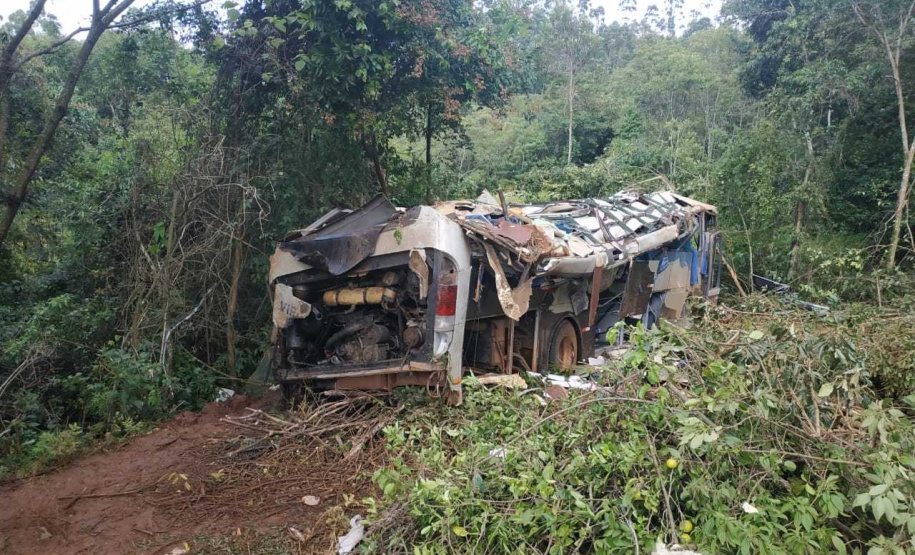 Em menos de 12 horas, vítimas fatais do acidente com ônibus em Sapopema (PR) são identificadas e liberadas aos familiares