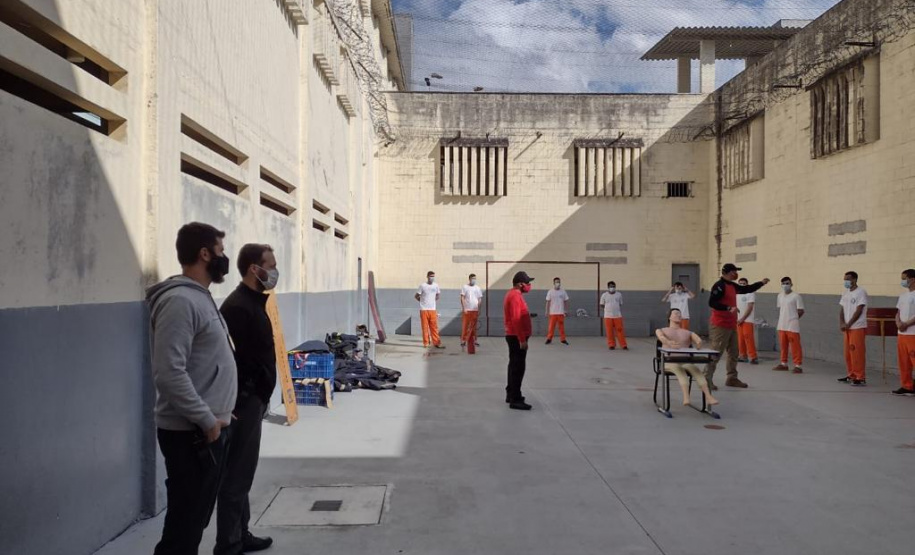 Presos concluem treinamento de combate a incêndio em penitenciária de Piraquara