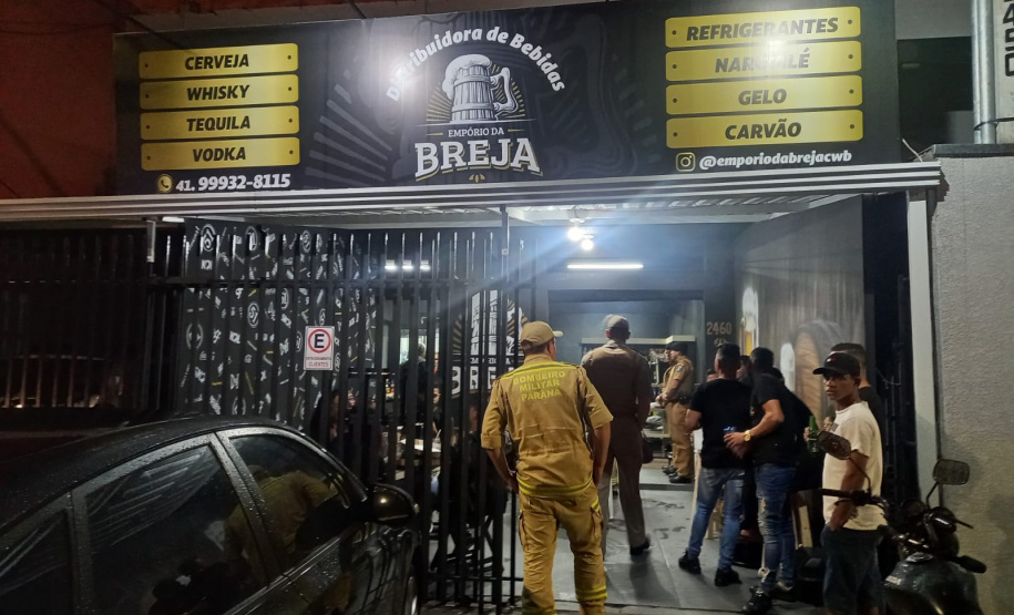 Em operação conjunta, forças de segurança e órgãos municipais fiscalizam estabelecimentos em Curitiba