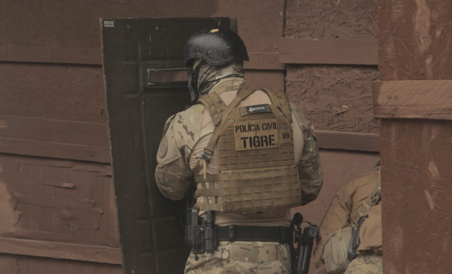 Polícia Civil resgata refém e prende dois sequestradores em Curitiba