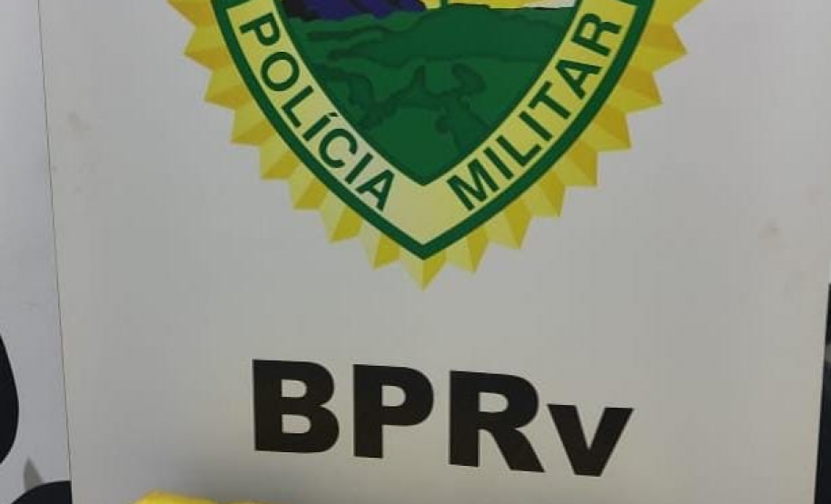 BPRv apreende 37 quilos de maconha ao abordar ônibus de viagem em Sertanópolis, no Norte do estado