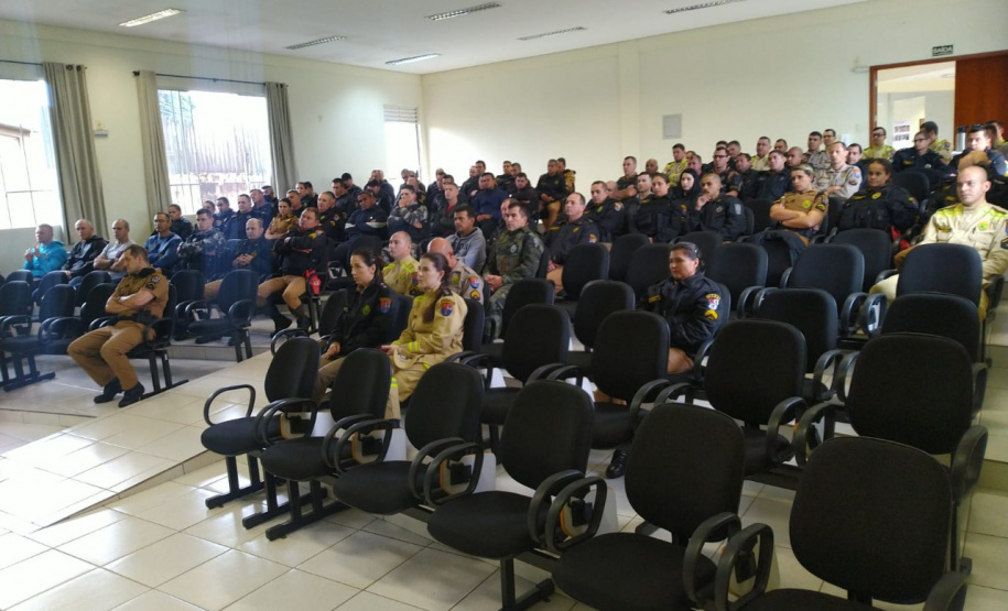 Palestras sobre saúde mental alcançaram 1.200 profissionais das polícias do Paraná em abril