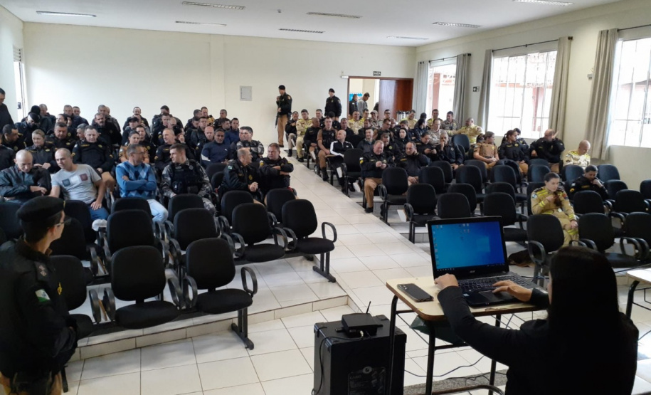 Palestras sobre saúde mental alcançaram 1.200 profissionais das polícias do Paraná em abril