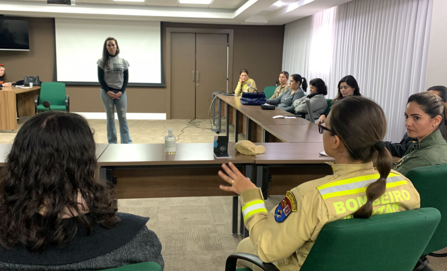 SESP e Programa PRUMOS promovem seminário em alusão ao Maio Furta-cor para promoção e atenção à saúde mental materna