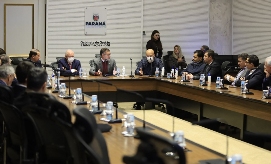 Secretário Wagner Mesquita debate segurança pública com deputados estaduais