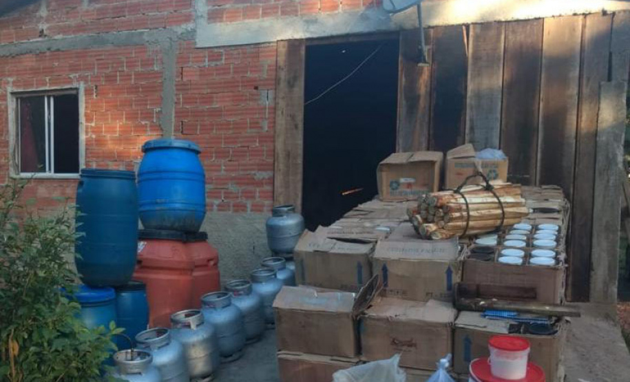 Batalhão Ambiental apreende três toneladas de palmito em fábrica clandestina em Guaraqueçaba