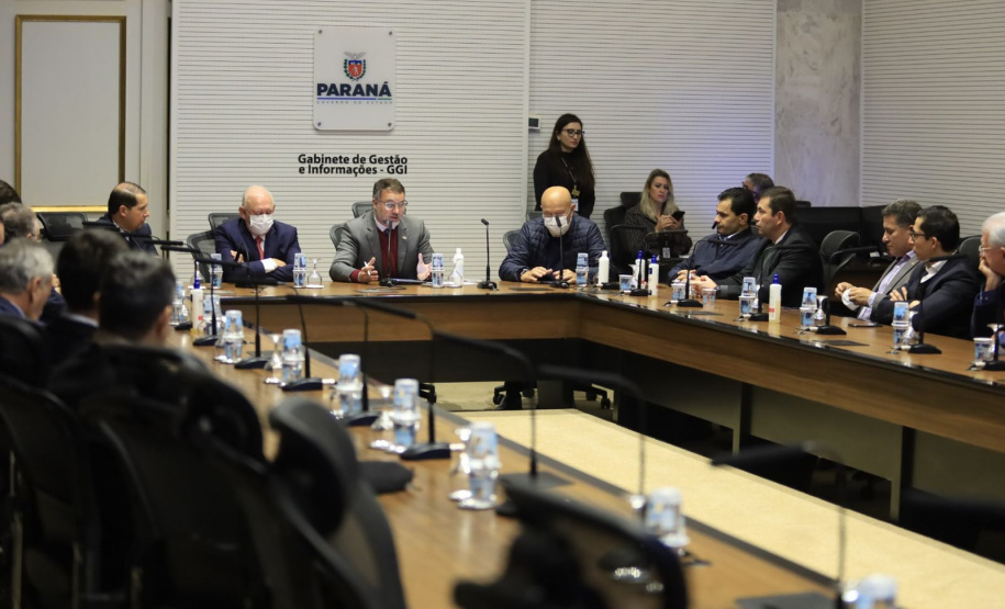 Secretário Wagner Mesquita debate segurança pública com deputados estaduais