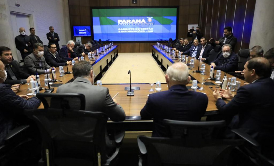 Secretário Wagner Mesquita debate segurança pública com deputados estaduais