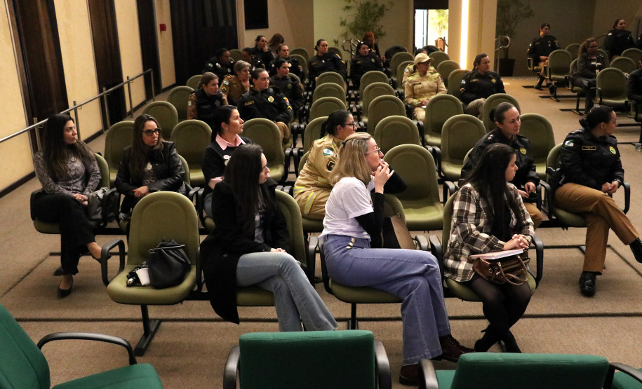 SESP e Programa PRUMOS promovem seminário em alusão ao Maio Furta-cor para promoção e atenção à saúde mental materna