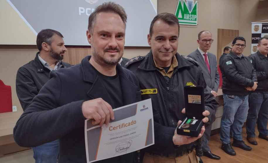 PCPR realiza entrega de medalhas para policiais civis em Francisco Beltrão