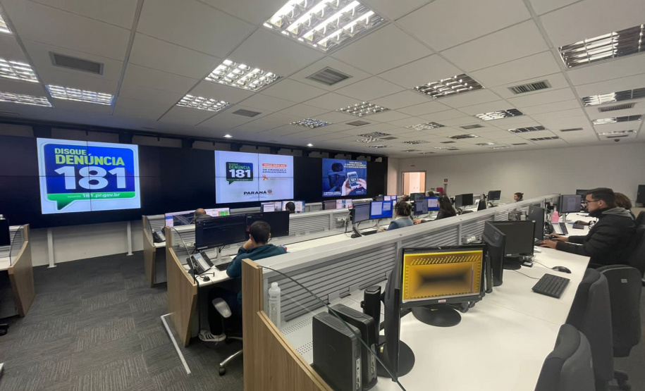 Denúncia do 181 resulta em apreensão de mais de 50 quilos de drogas, uma espingarda e munições